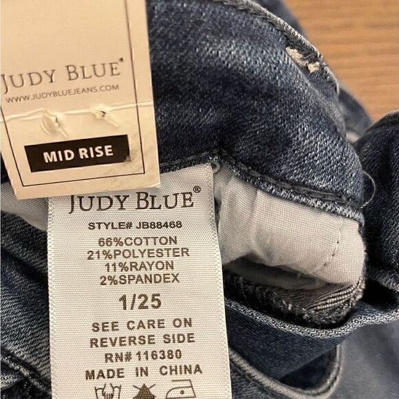 Judy Blue Relaxed Fit Mid-Rise Denim Jeans with braided leg detail - Picture 6 of 10